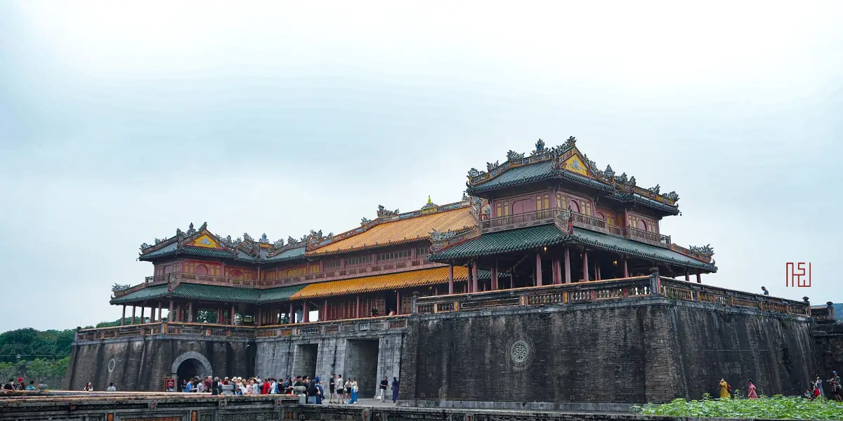 Das Ngo-Mon-Tor der Kaiserstadt in Hue