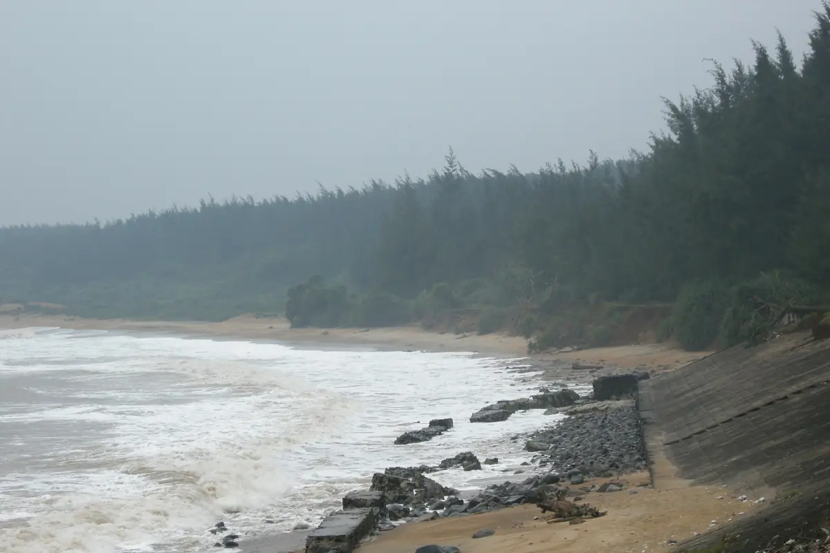 La sortie vers la mer des tunnels de Vinh Moc